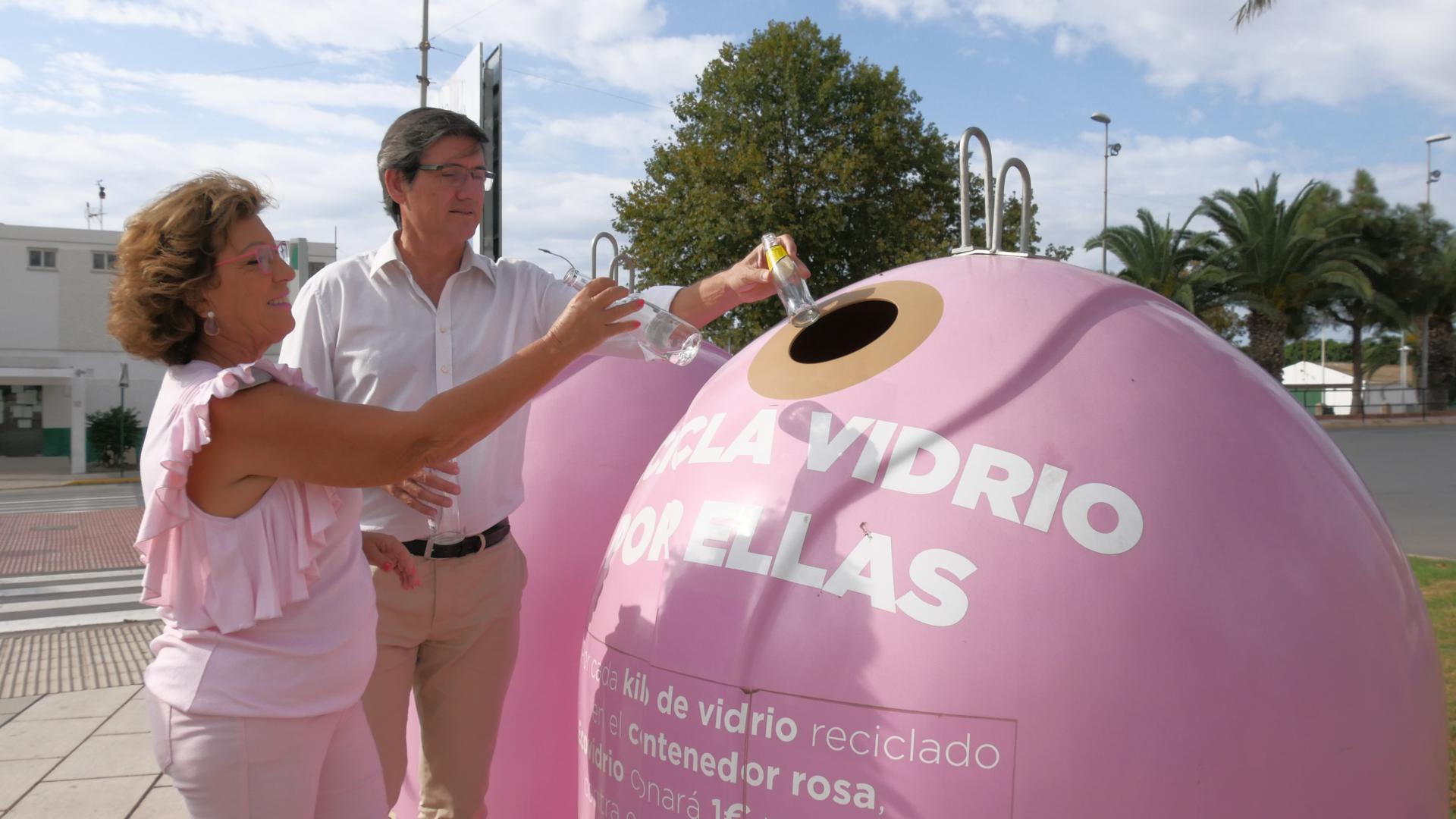 Con cada kilo de vidrio recogido en Adra Ecovidrio donará un euro a la lucha contra el cáncer