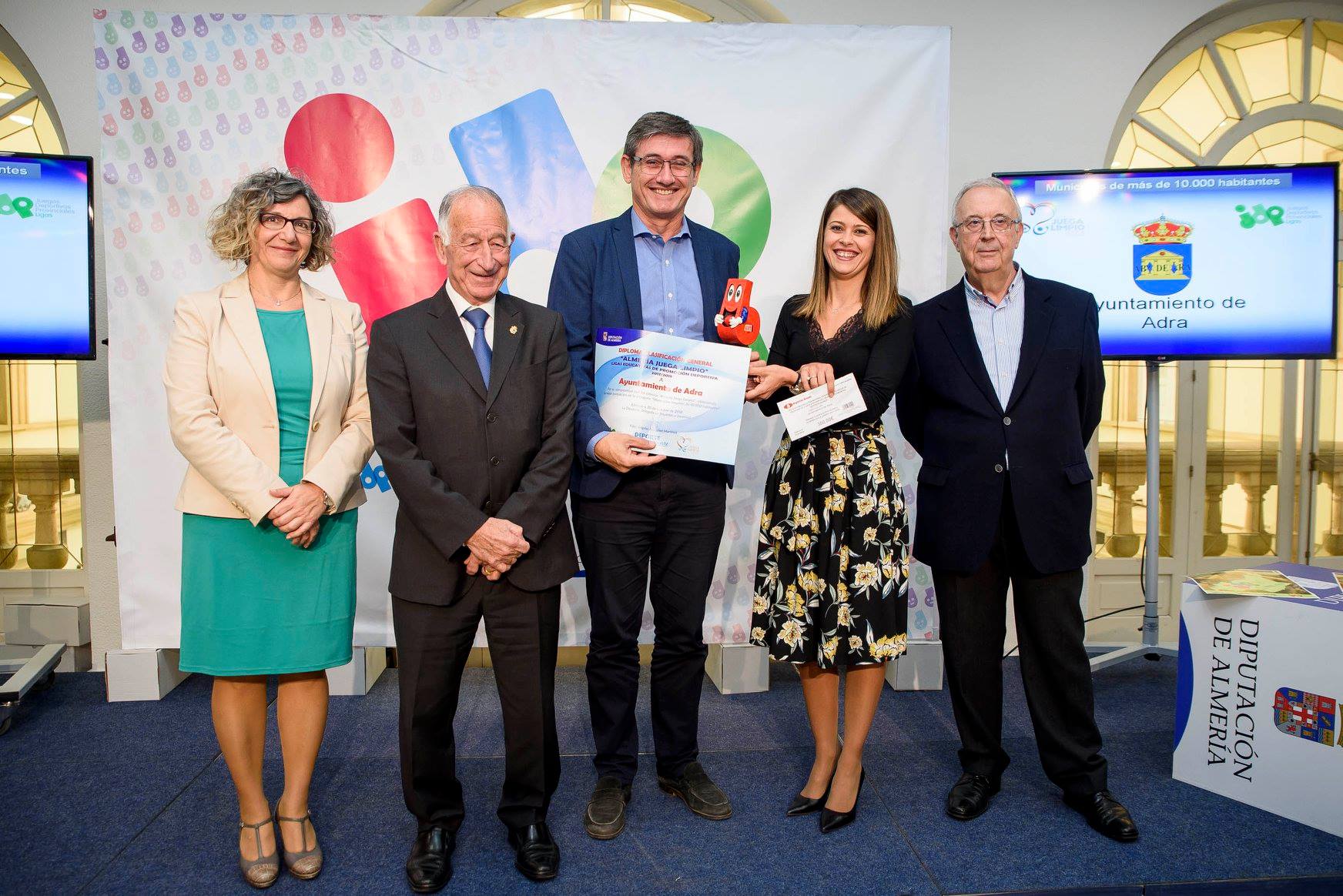 La Diputación de Almería reconoce el trabajo de fomento del deporte del Ayuntamiento de Adra