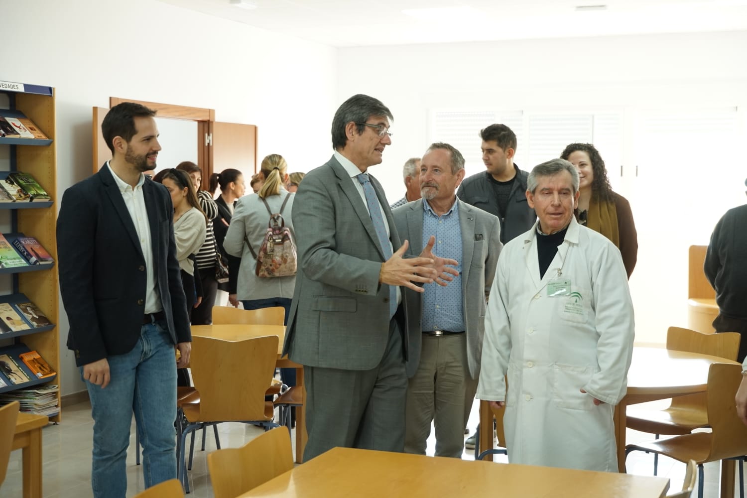 El alcalde de Adra inaugura el Centro de Usos Múltiples y Consultorio Médico de La Curva