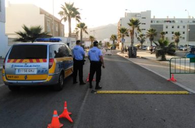 Policia Local adra campaña camiones y autobuses