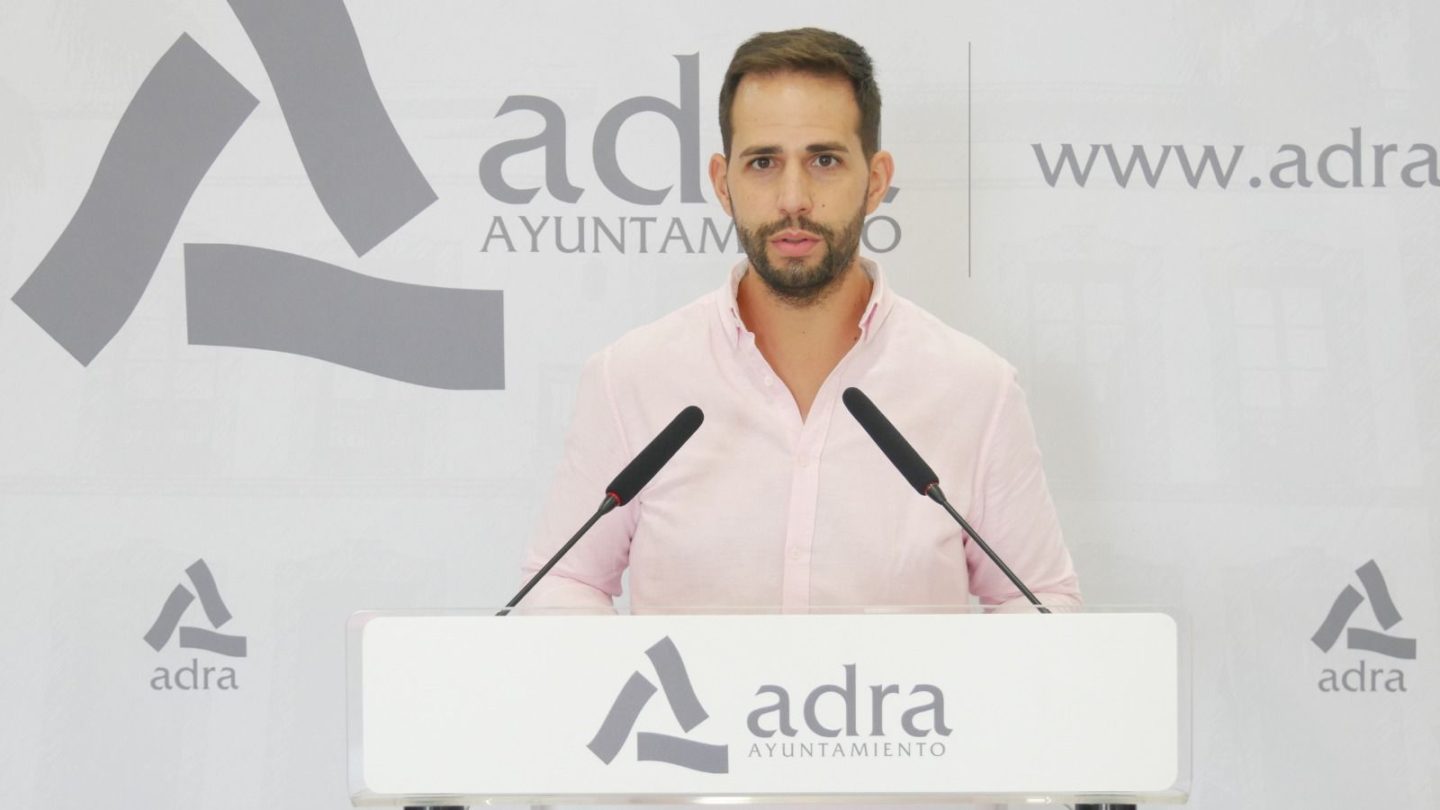 Alivio fiscal en Adra para los empresarios locales