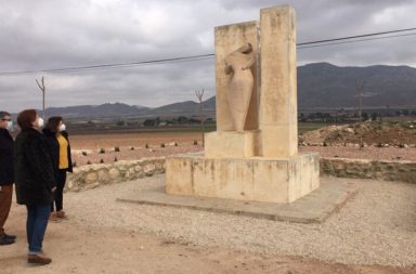 alcaldesa jumilla monumento adra