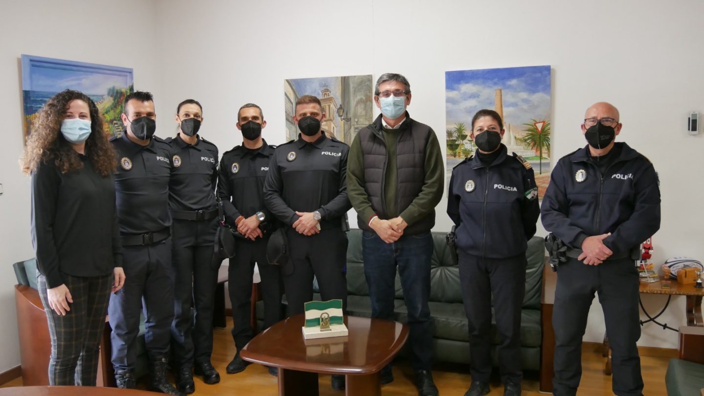 Cuatro nuevos agentes de la Policía Local comienzan su prácticas en Adra