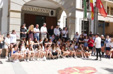 IES Gaviota realiza un flashmob en la Plaza Puerta del Mar