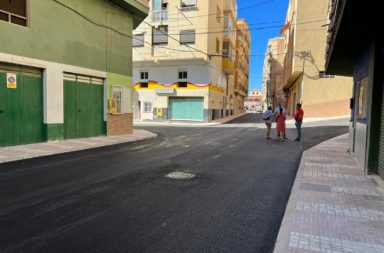 Fin de las obras en calle Canarias - Adra