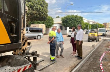 Obras calle Acuario La Curva en Adra