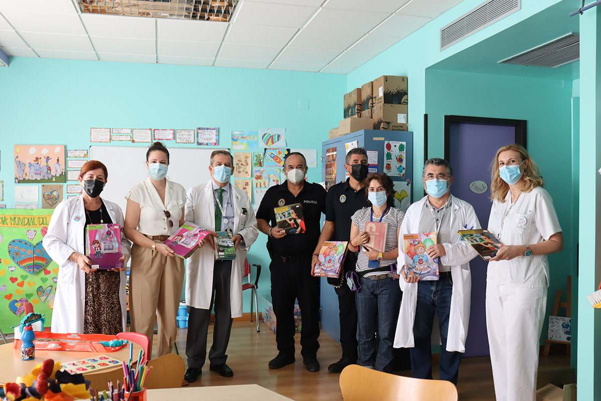 El Ayuntamiento de Adra lleva la educación vial al Área de Pediatría del Hospital de Poniente