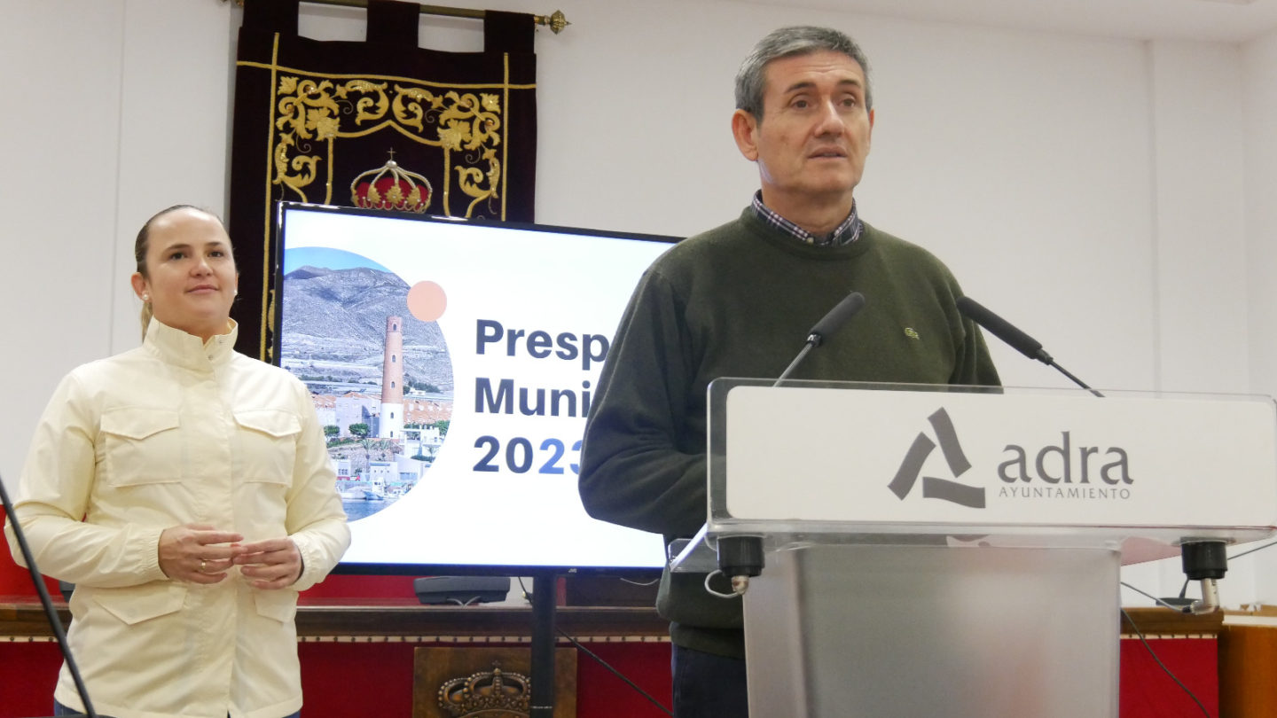El Ayuntamiento de Adra presenta el presupuesto para 2023 con más de 4 millones en inversiones