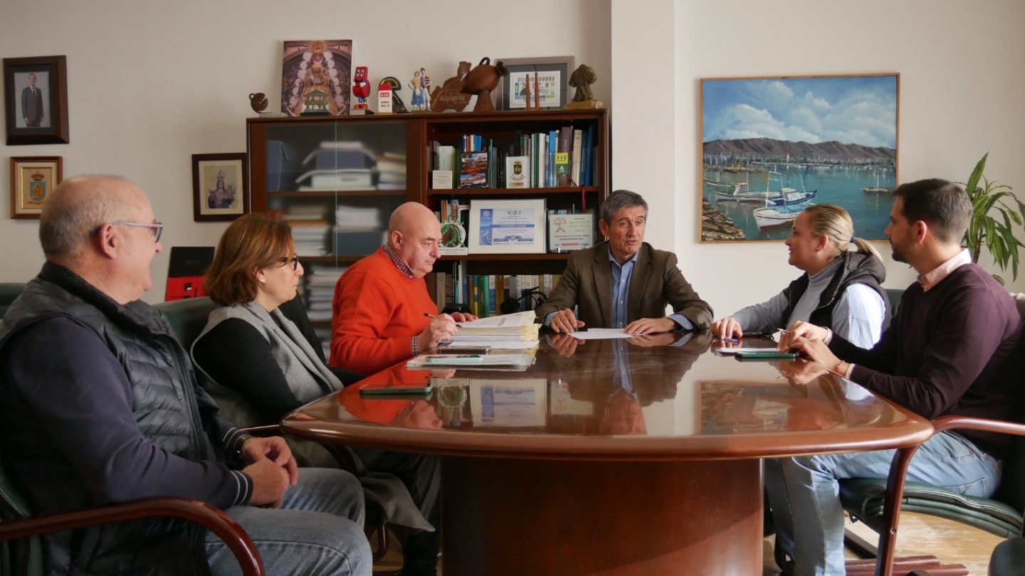 El Ayuntamiento de Adra integrará un gestor de expedientes para facilitar los trámites administrativos