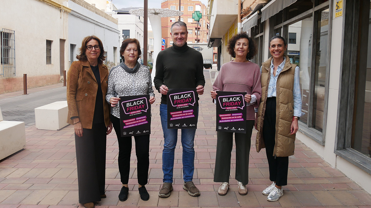 El Black Friday se celebra en Adra este viernes con descuentos, sorpresas y animación en el comercio local 