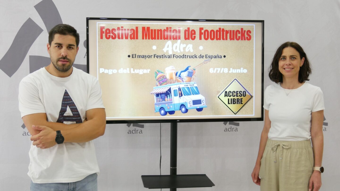 Vuelve a Adra el ‘Festival Mundial de Foodtrucks’ con gastronomía internacional y buena música junto al mar