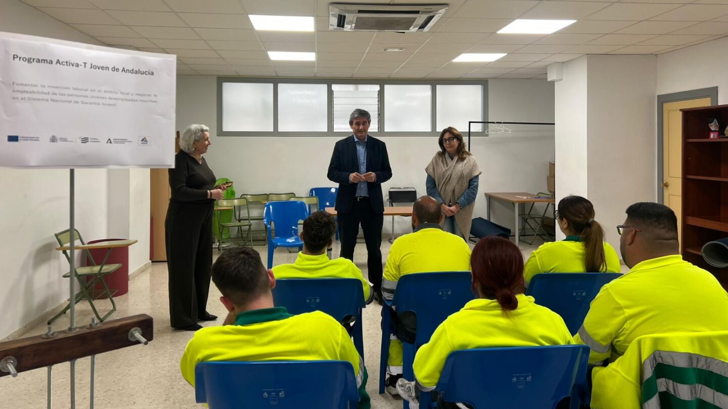 El Ayuntamiento de Adra incorpora a 6 jóvenes desempleados a través del programa Activa-T Joven