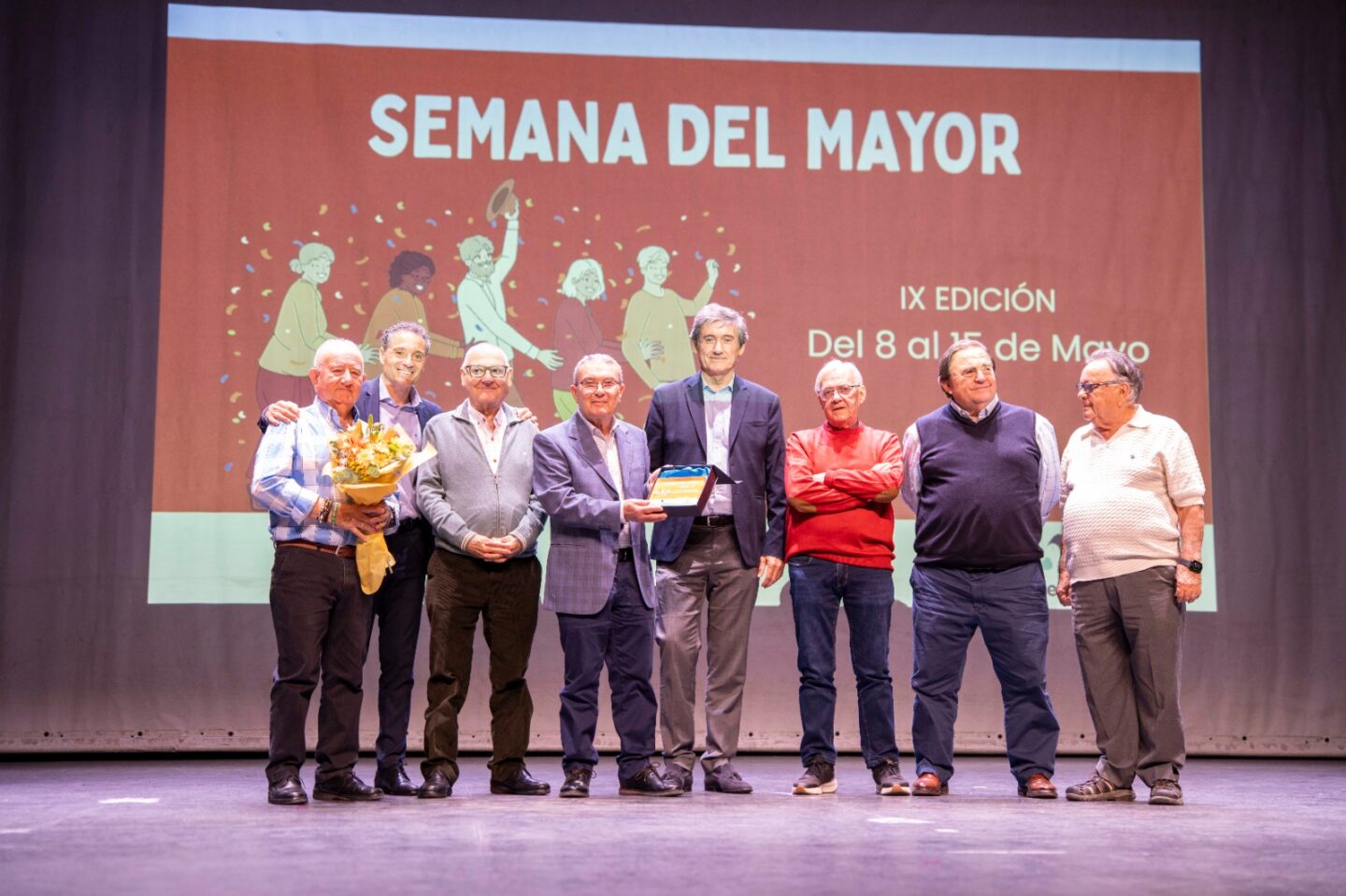 Adra rinde homenaje a sus mayores en una emotiva gala dentro de la IX Semana del Mayor