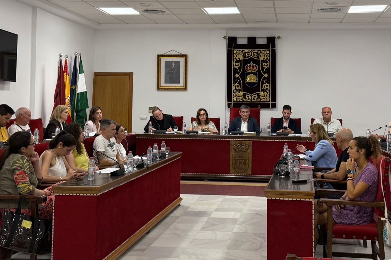 Adra aprueba un presupuesto de 34 millones de euros “inversor, social y centrado en la mejora de servicios”