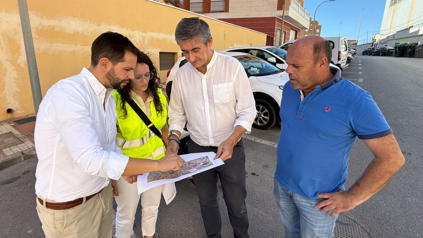 El Ayuntamiento de Adra destina 200.000 euros a la mejora del asfalto en una decena de calles